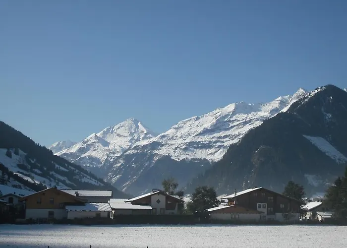 Manuela, Haus